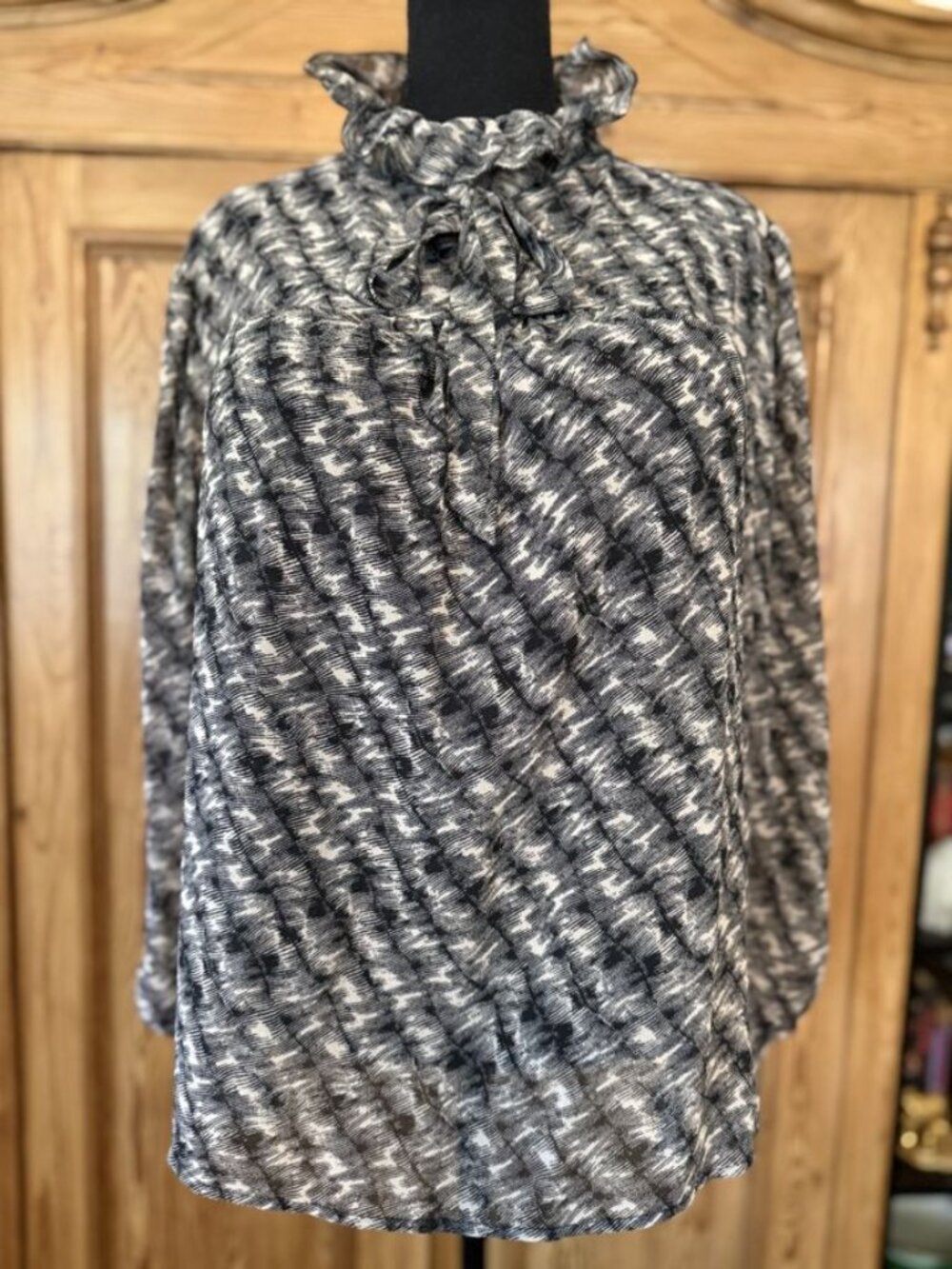 Banana Republic Houndstooth Ruffle Tie-Neck Blouse Size XL